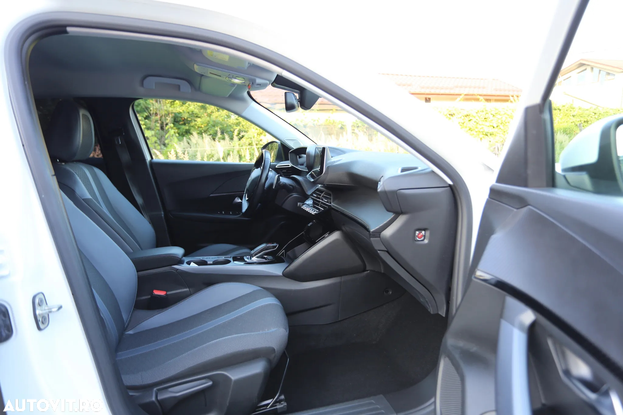 Peugeot 2008 1.2 PureTech EAT8 STT GT - 9