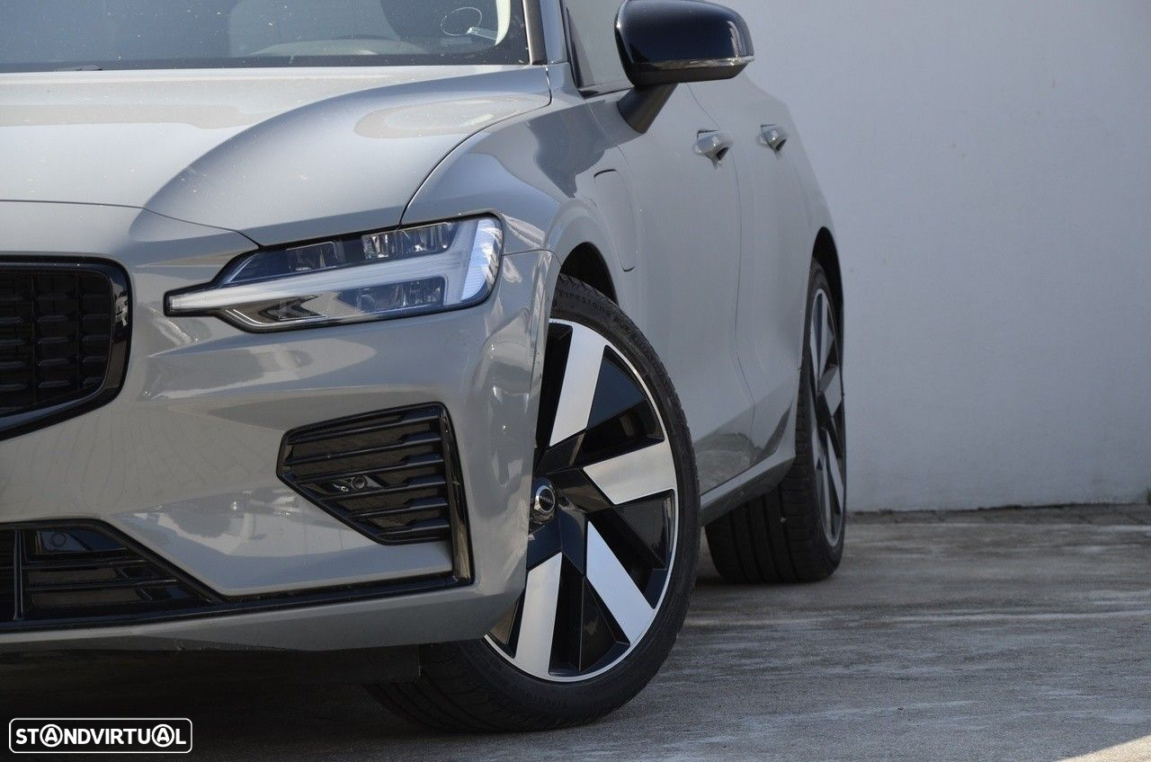 Volvo V60 2.0 T6 AWD TE Plus Dark - 27
