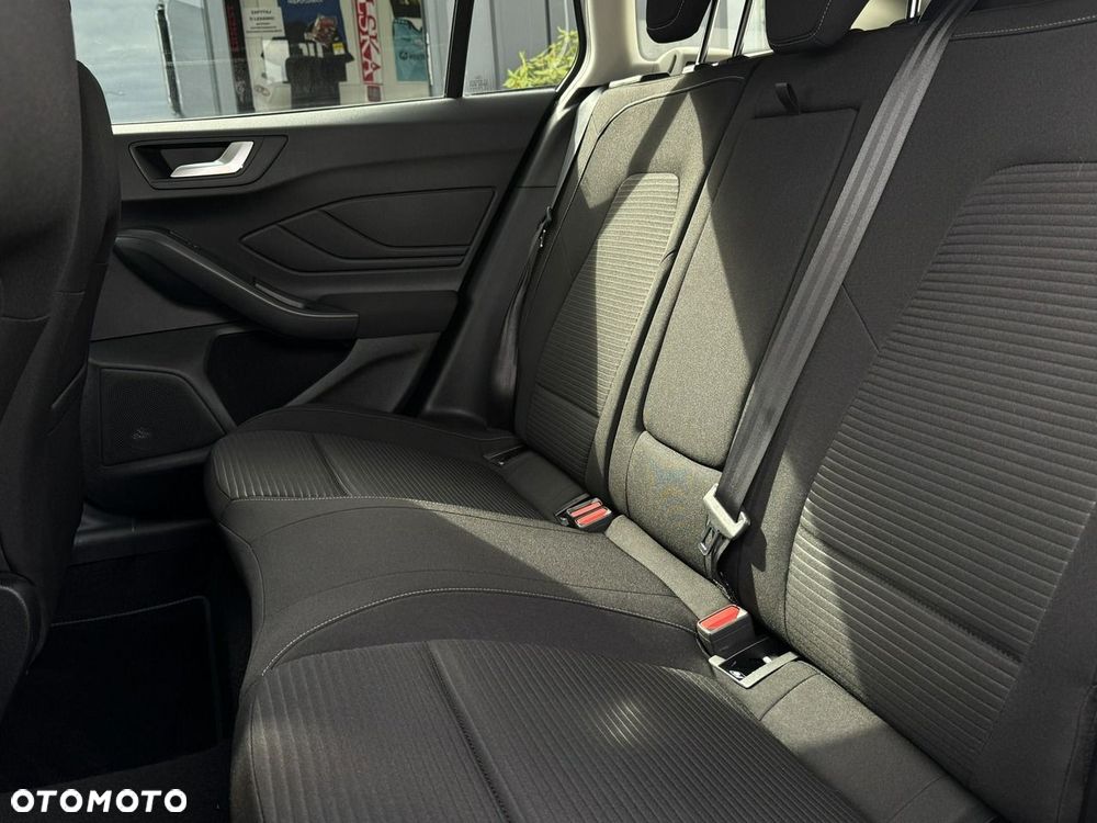 Ford Focus 1.0 EcoBoost Hybrid TITANIUM EDITION - 22