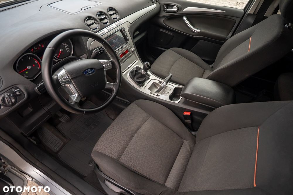 Ford Galaxy 2.0 TDCi DPF Ghia - 17