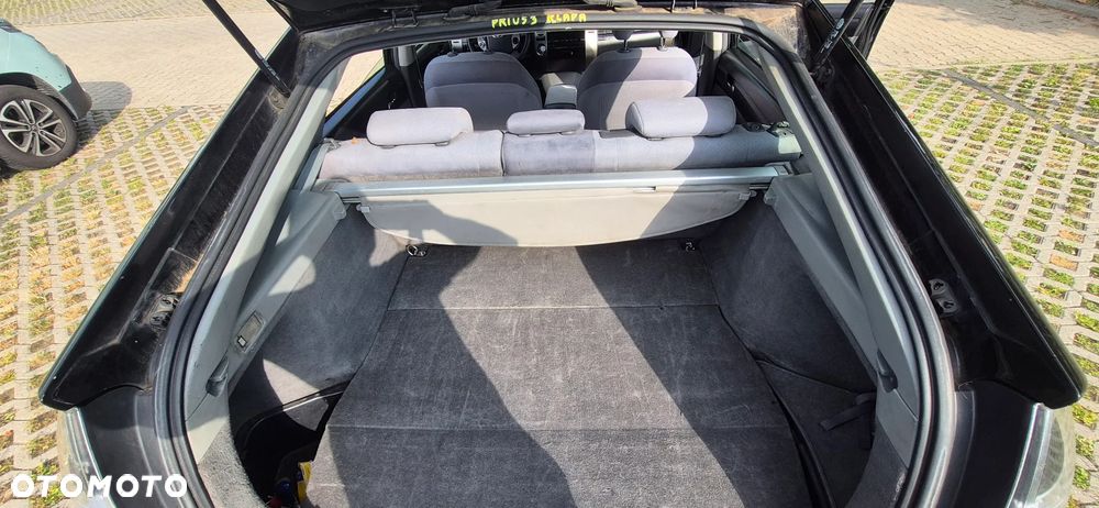 Toyota Prius - 12