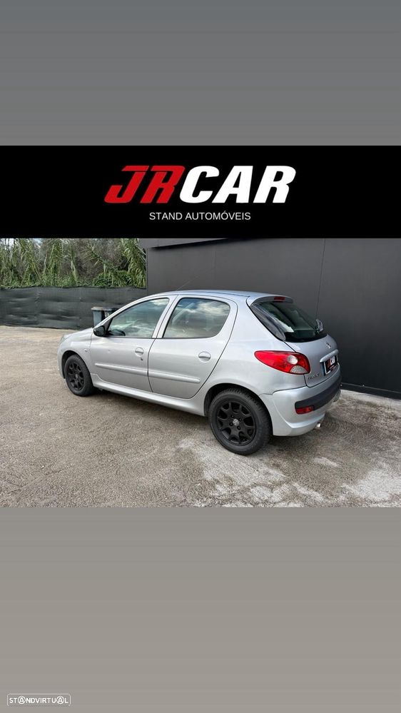 Peugeot 207 1.4 16V Trendy - 17