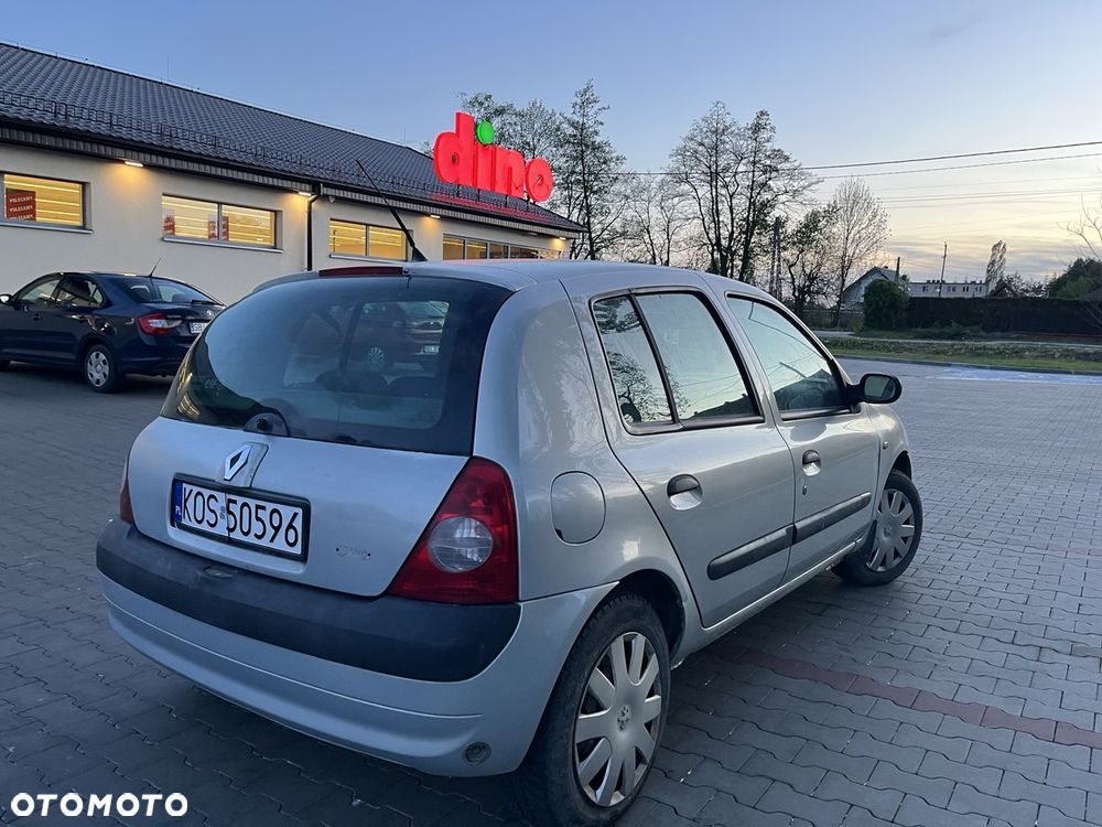 Renault Clio 1.2 16V Confort Privilege - 4