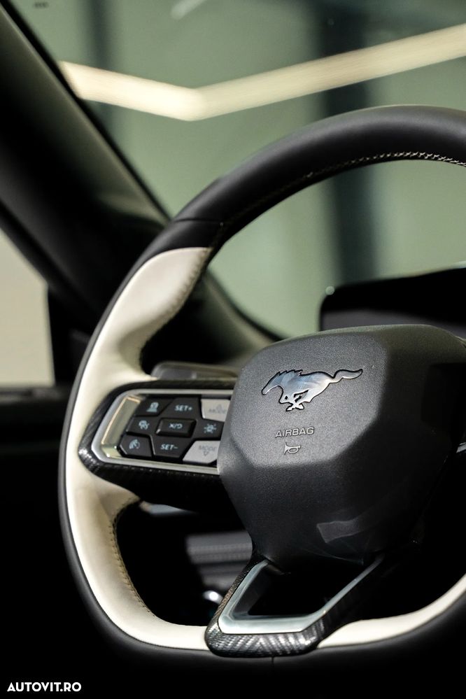 Ford Mustang - 28