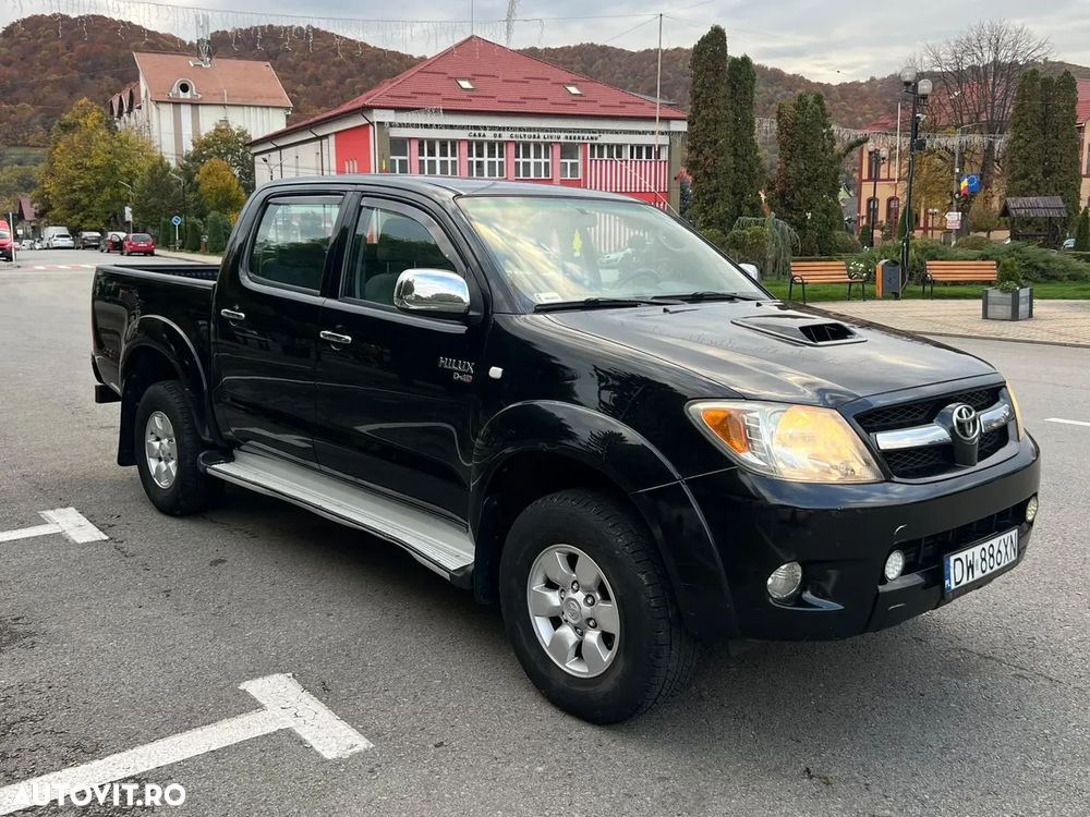 Toyota Hilux - 2