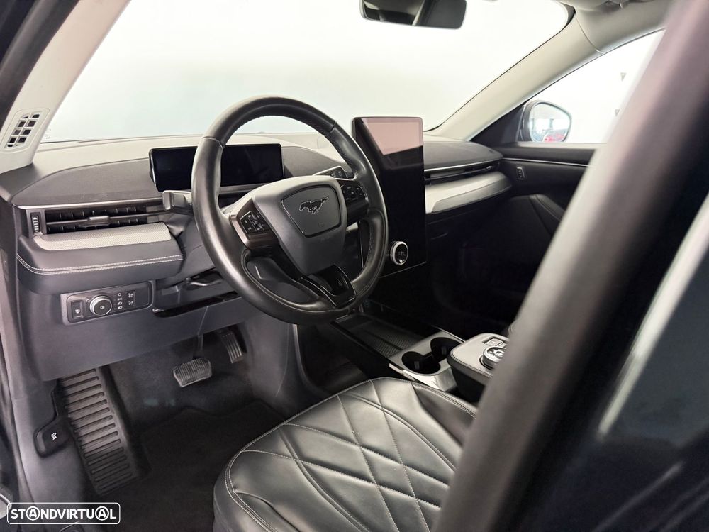 Ford Mustang Mach-E AWD - 13