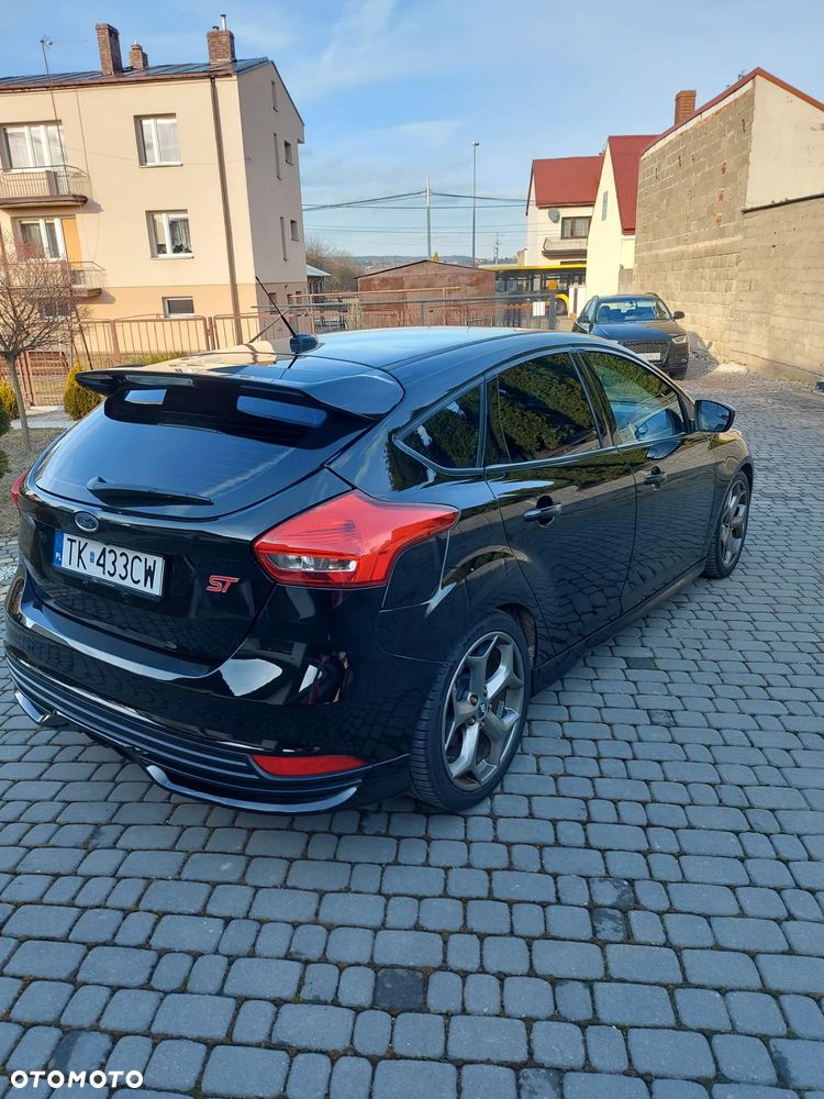 Ford Focus ST - 14