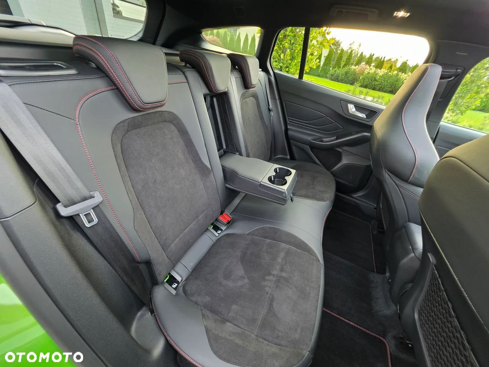 Ford Focus 2.3 EcoBoost ST X - 33