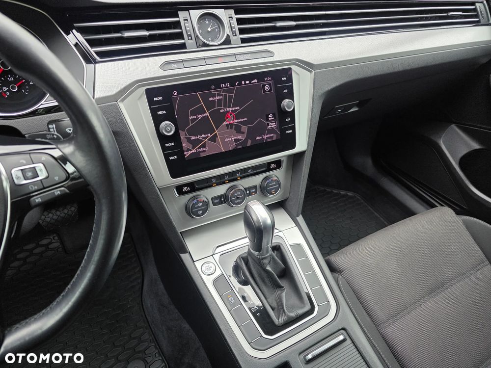 Volkswagen Passat - 17