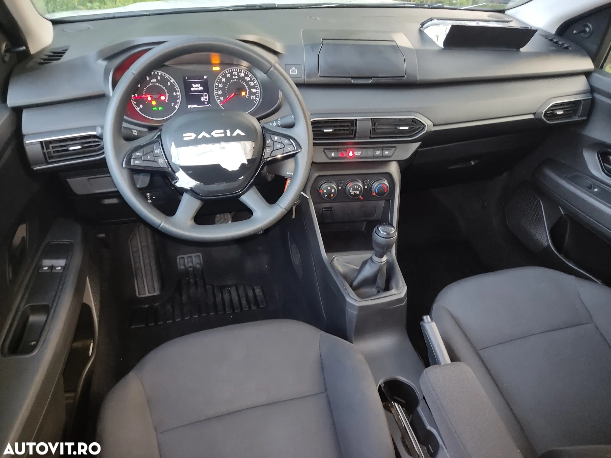 Dacia Sandero TCe 90 Essential - 3