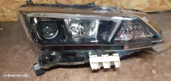 Ótica Dto Nissan Leaf (Ze1_) - 2