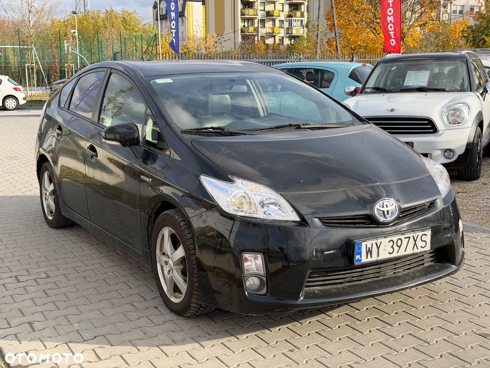 Toyota Prius (Hybrid) Executive - 8