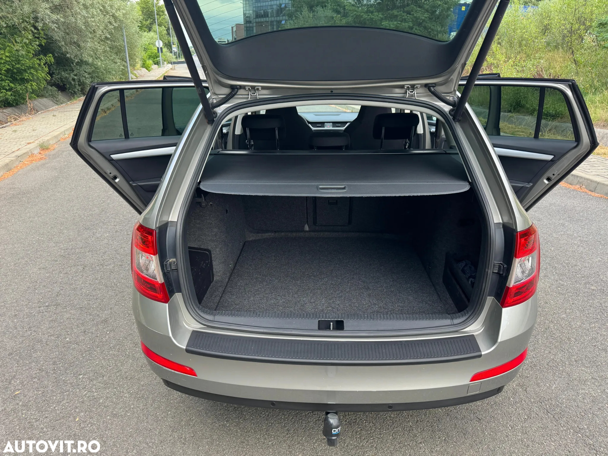 Skoda Octavia 1.6 TDI ELEGANCE - 32