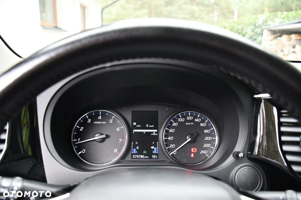 Mitsubishi Outlander - 12