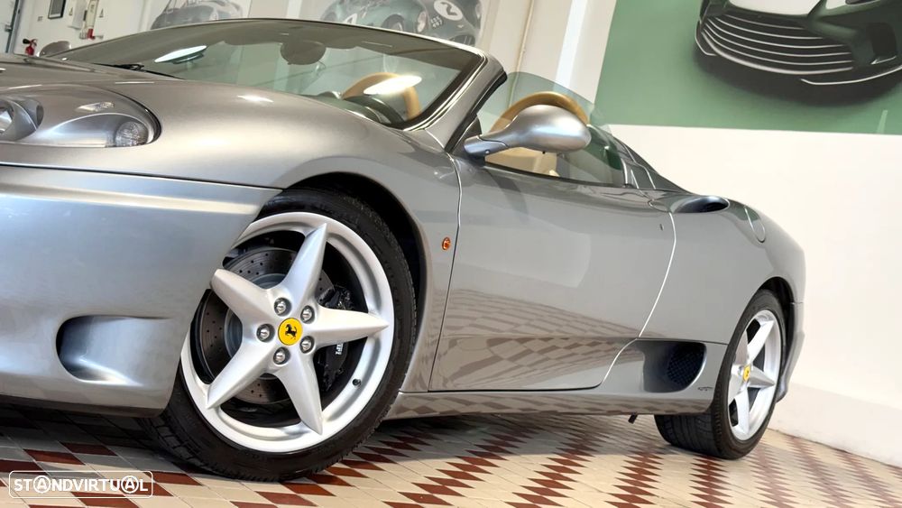 Ferrari 360 Spider - 11