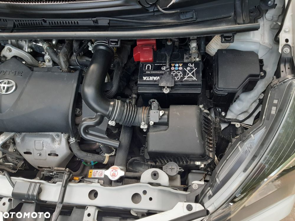 Toyota Yaris 1.5 Premium CVT - 18