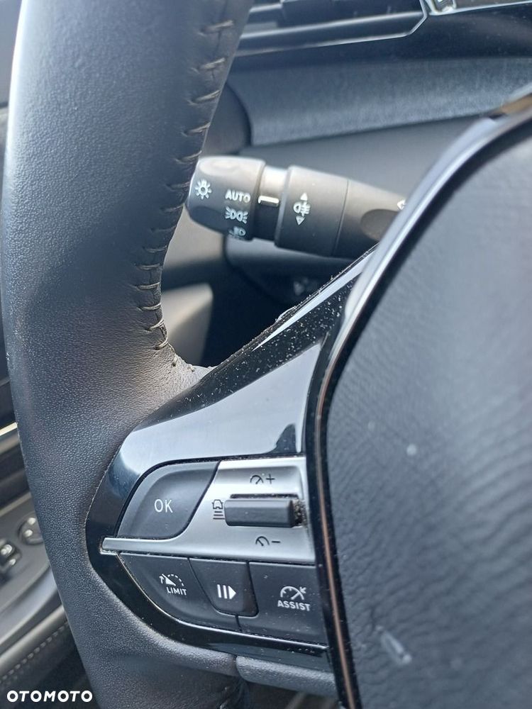 Peugeot 308 - 25