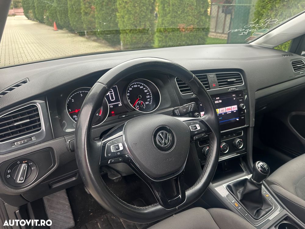Volkswagen Golf - 21