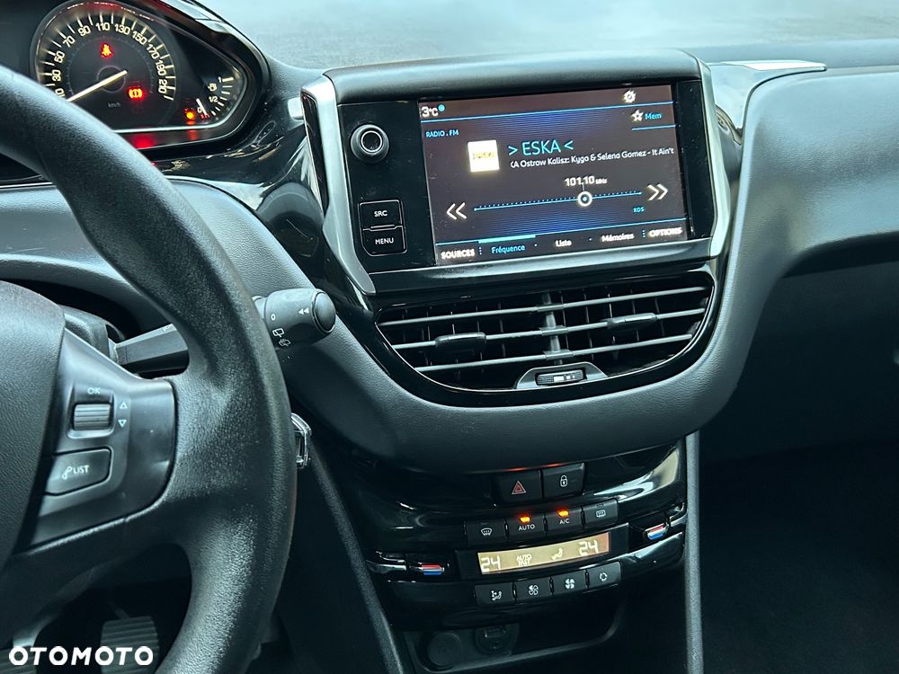Peugeot 208 1.2 PureTech Allure - 18