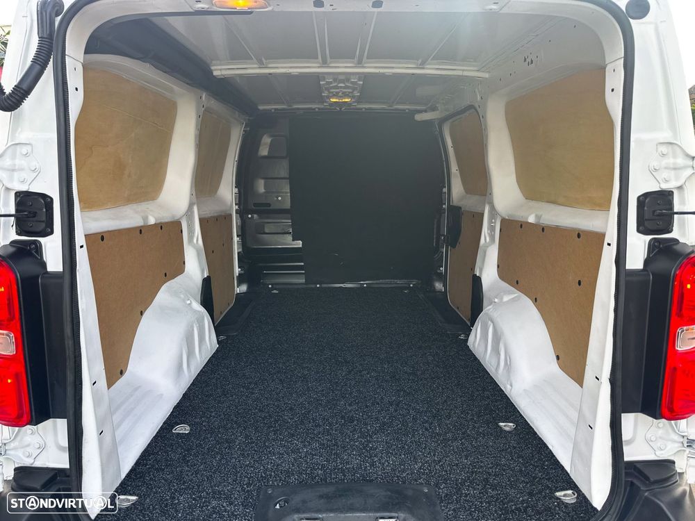 Peugeot Expert 2.0 BlueHDi L2H1 Semi-Vidrado - 11