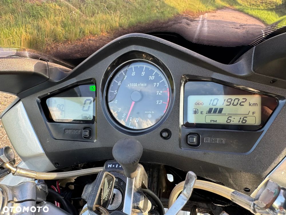Honda VFR - 8