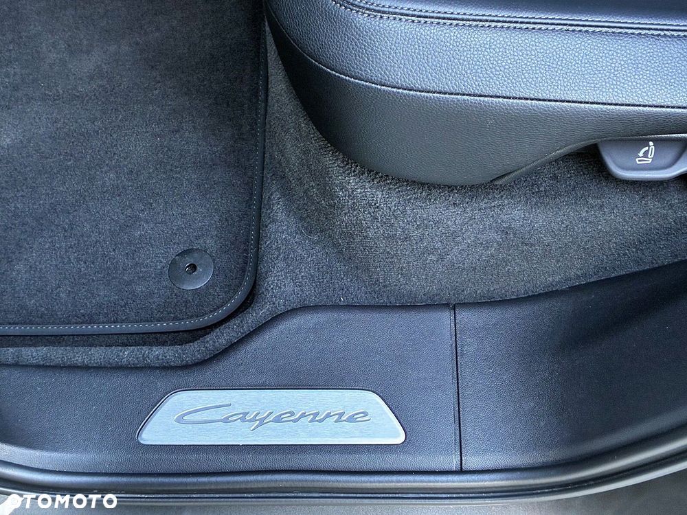 Porsche Cayenne - 34