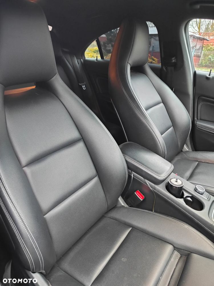 Mercedes-Benz CLA 250 7G-DCT UrbanStyle Edition - 11