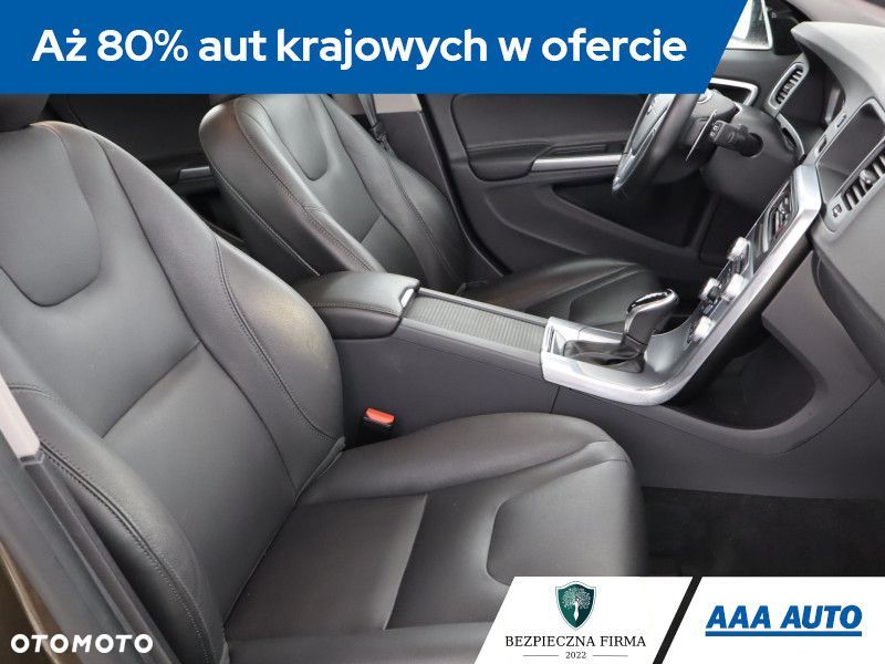 Volvo V60 Cross Country - 11