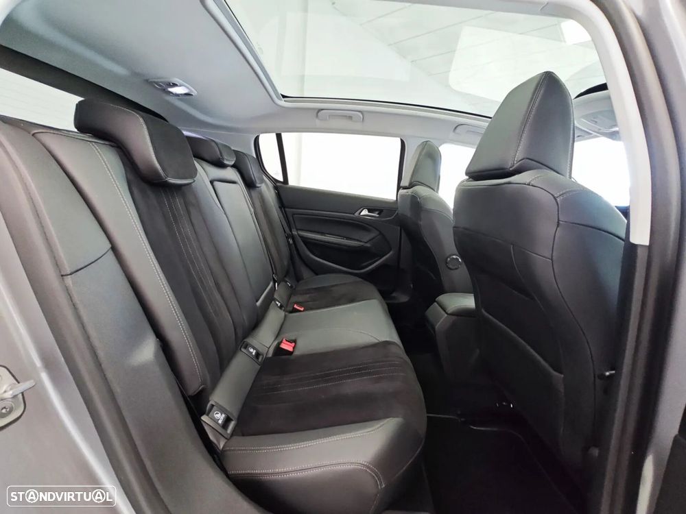 Peugeot 308 1.2 PureTech Allure Pack - 17