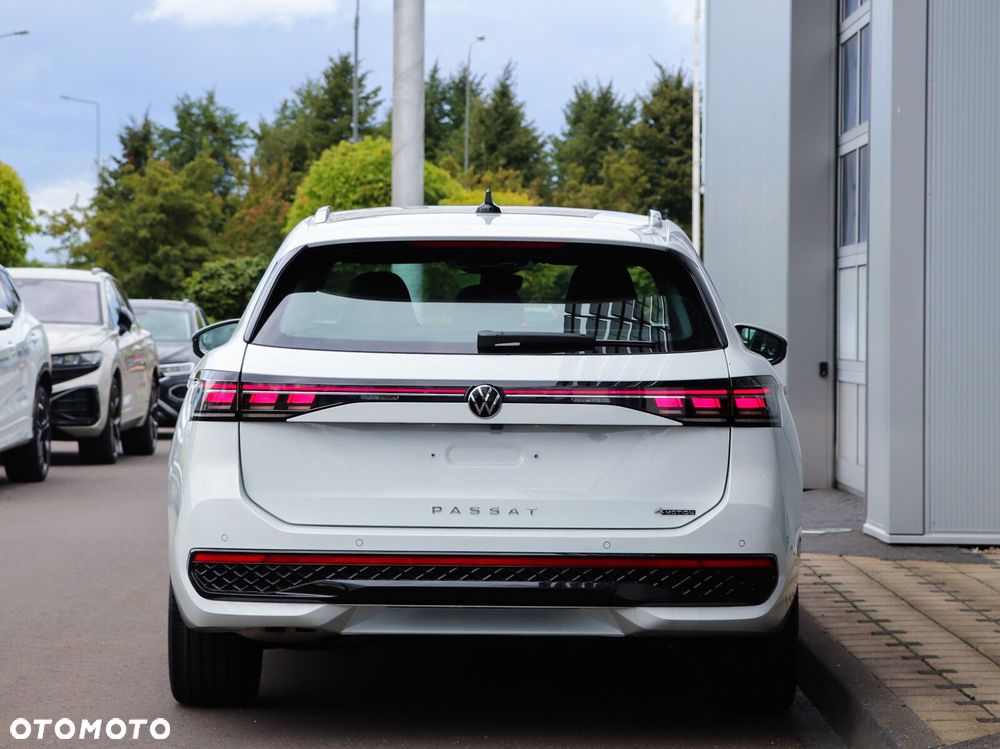 Volkswagen Passat - 4