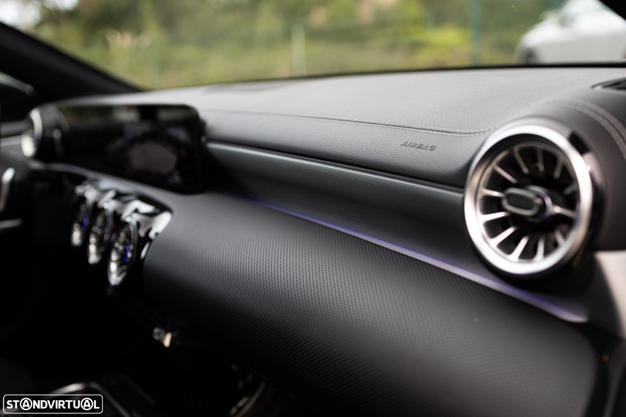 Mercedes-Benz A 250 Limousine e AMG Line - 31