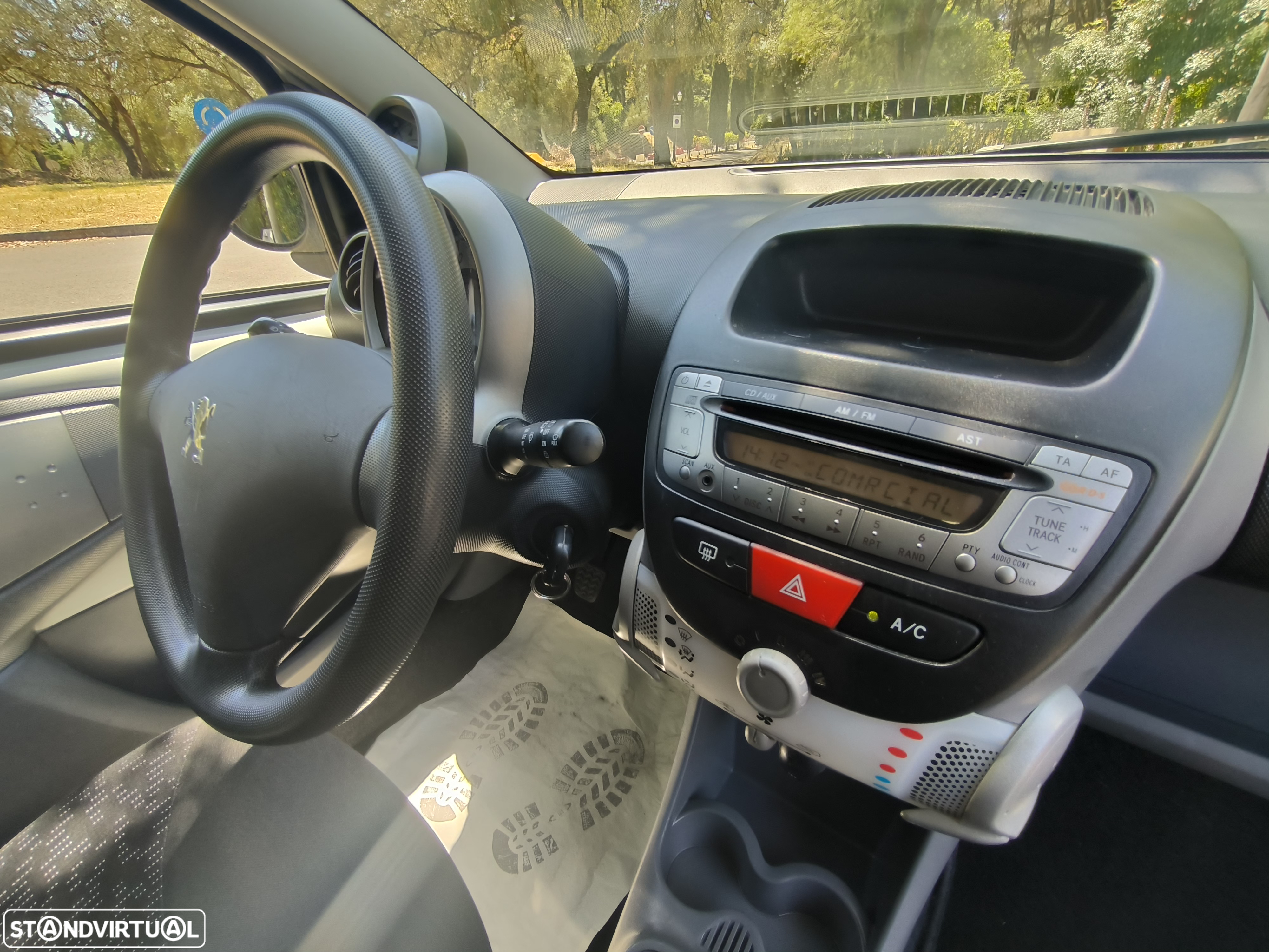 Peugeot 107 1.0 Active - 11