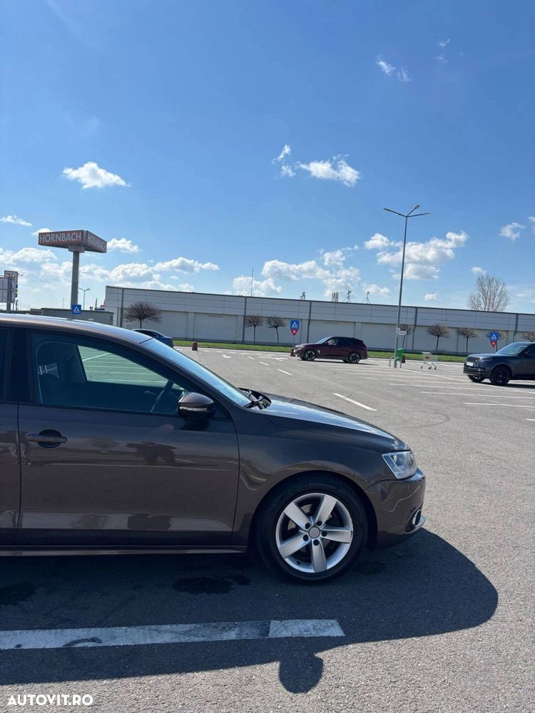 Volkswagen Jetta - 10