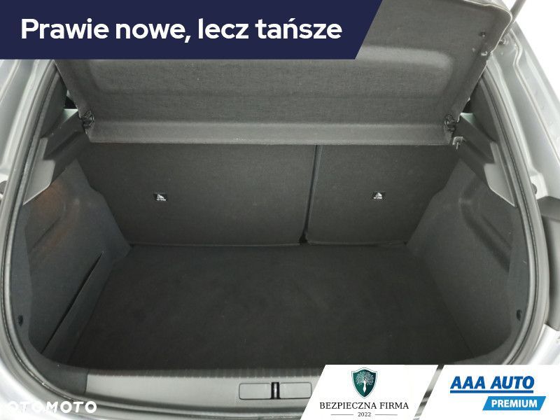 Peugeot 208 - 12