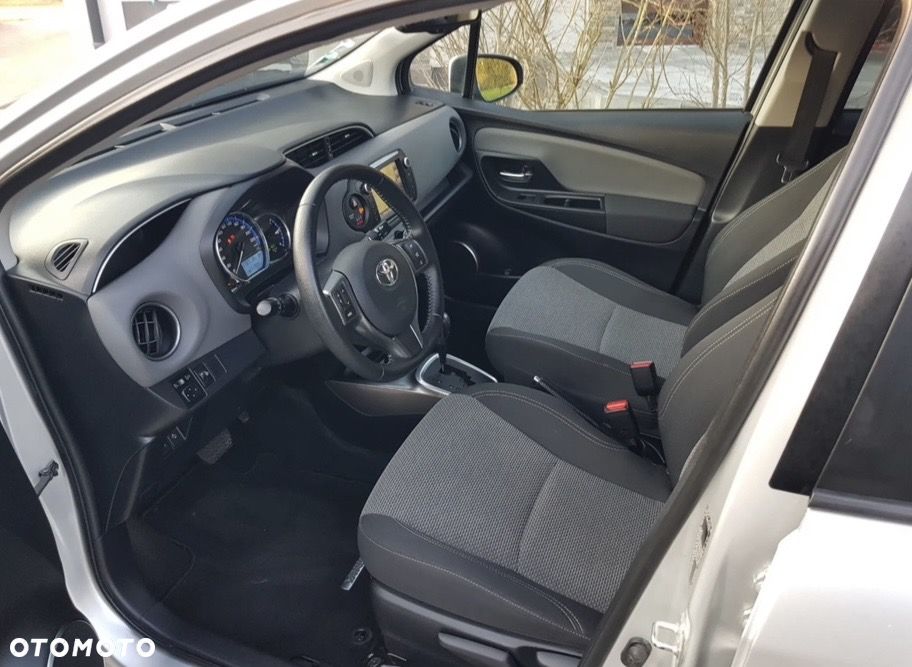 Toyota Yaris - 10