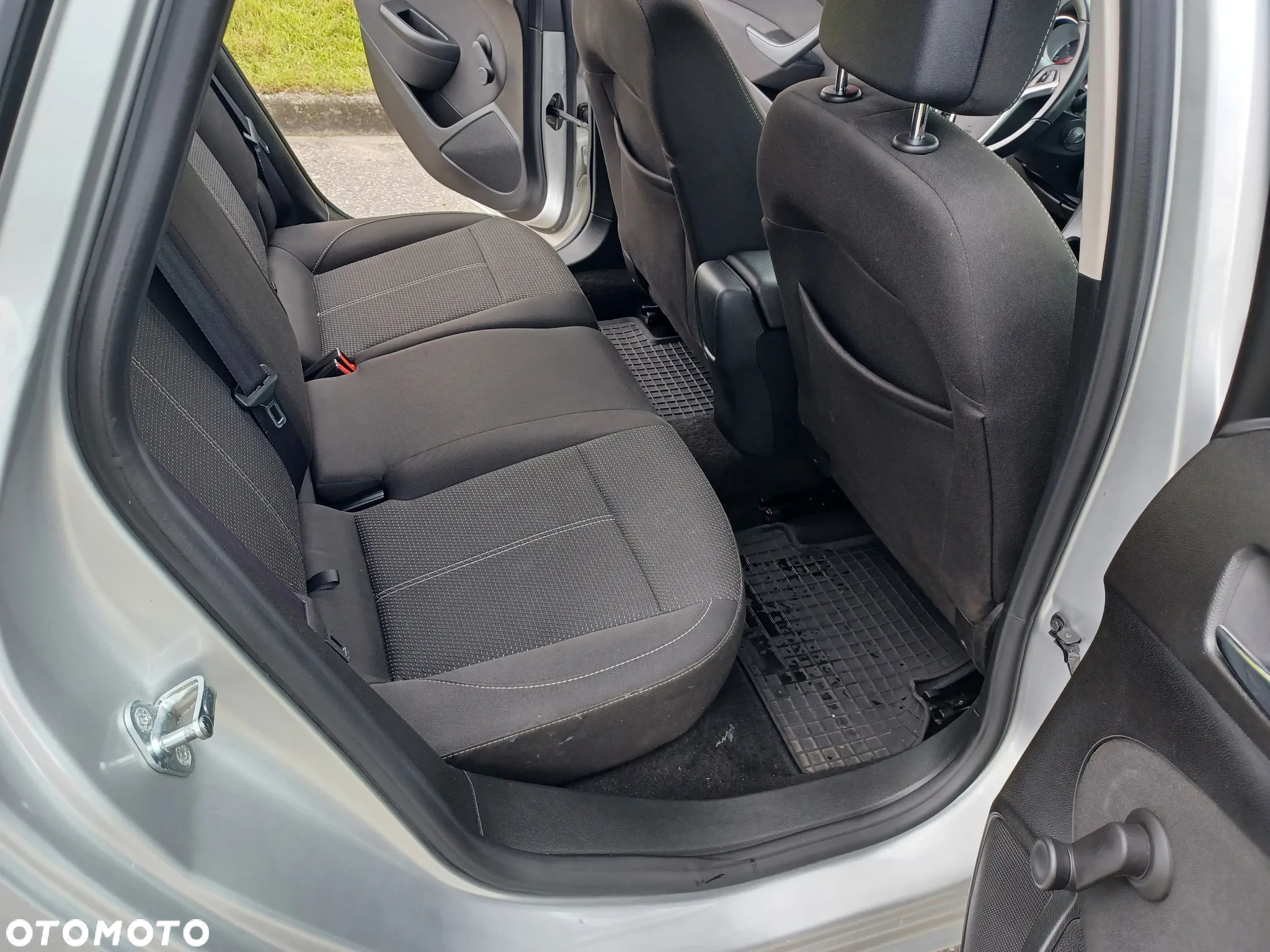Opel Astra IV 1.6 CDTI Cosmo - 12