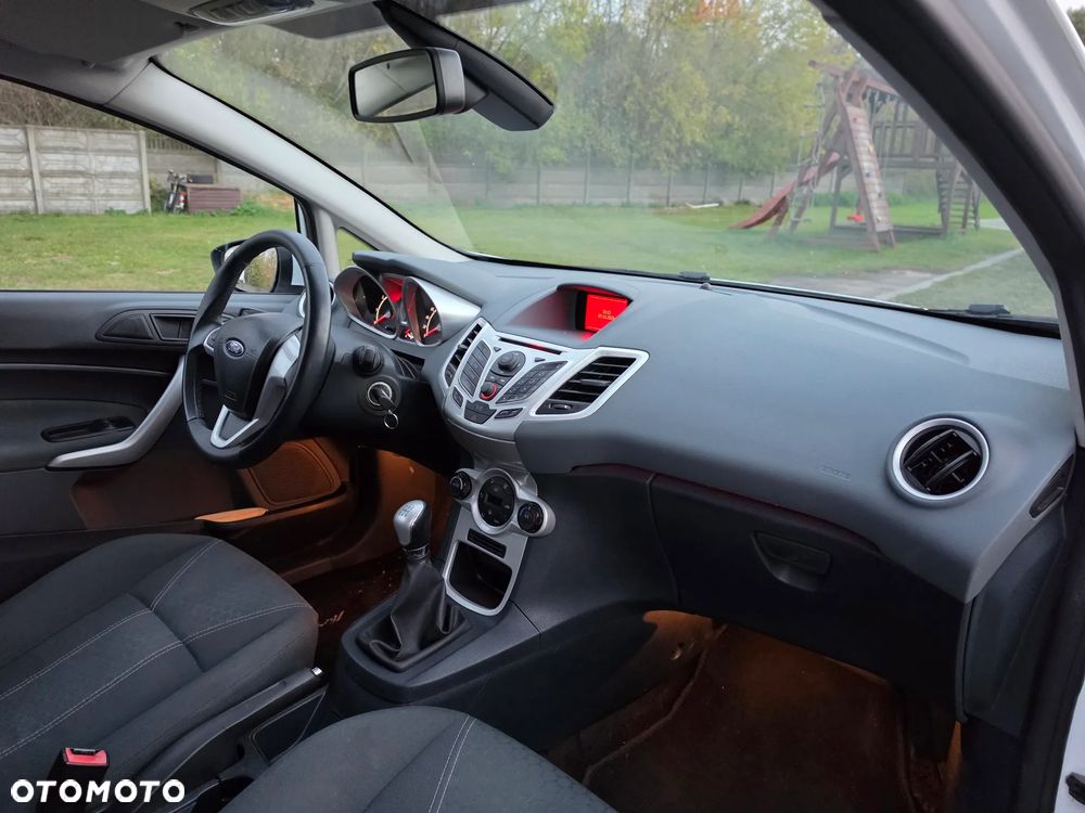 Ford Fiesta 1.25 Titanium - 31