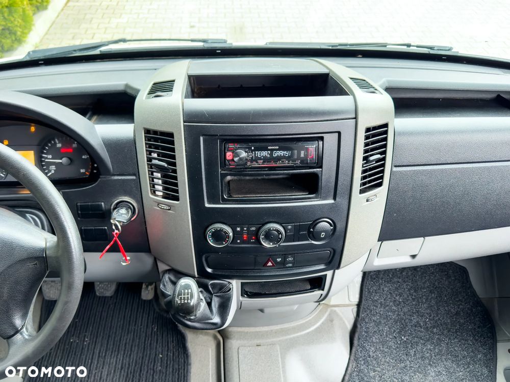 Mercedes-Benz SPRINTER - 14