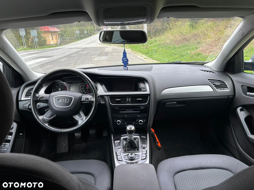 Audi A4 Limousine - 11