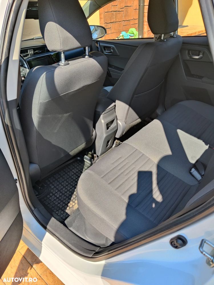 Toyota Auris 1.8 L VVT-i Sol+ - 4