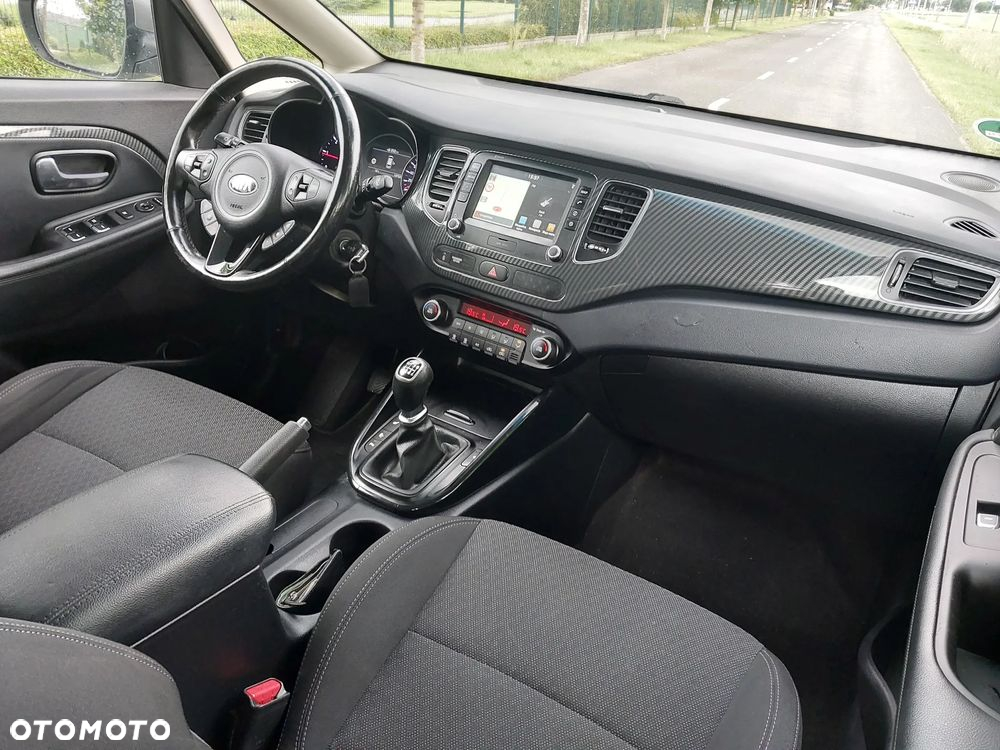 Kia Carens 1.7 CRDi L 7os - 13