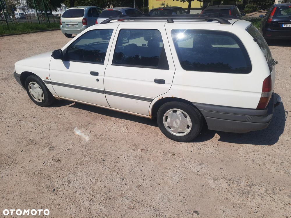 Ford Escort Kombi 1.4 CLX - 2