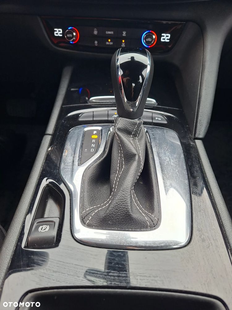 Opel Insignia 1.6 CDTI Enjoy S&S - 10