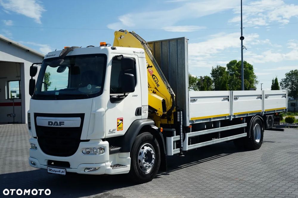 DAF LF 250 / 4X2 / SKRZYNIOWY - 7.3 + HDS HYVA HB 150X -E3 / STEROWANIE RADIOWE / ROTATOR / MAX UDŹWIG: 5200 KG / EURO 6 - 8