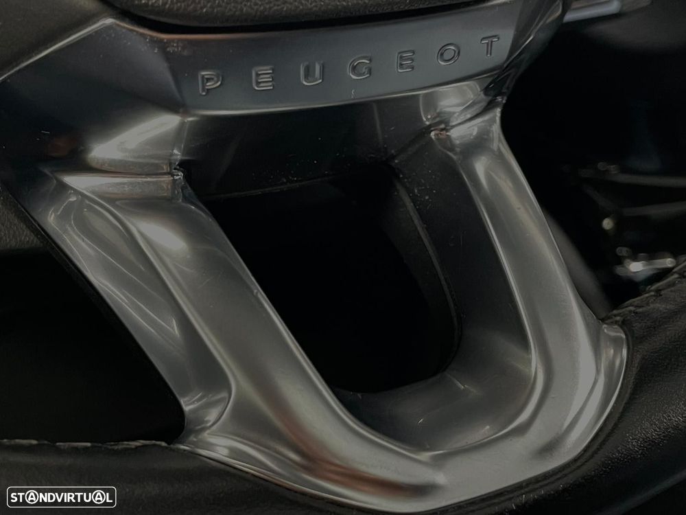 Peugeot 2008 1.2 PureTech Allure EAT6 - 14