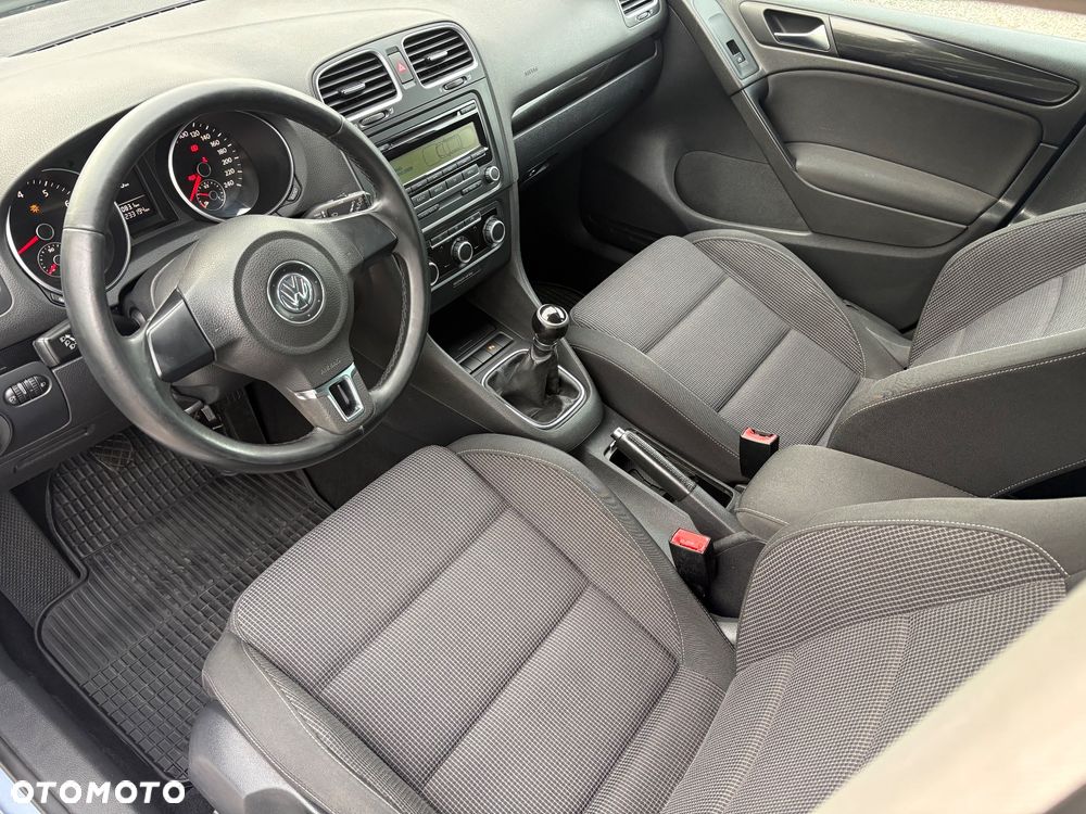 Volkswagen Golf - 22
