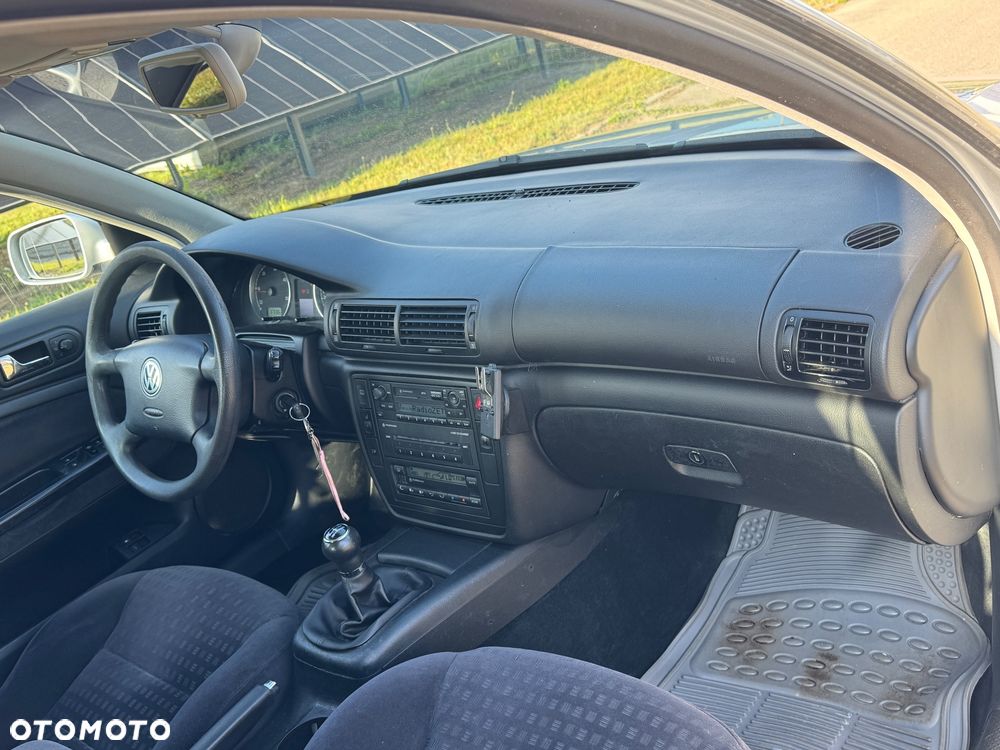 Volkswagen Passat 1.9 TDI Highline - 7