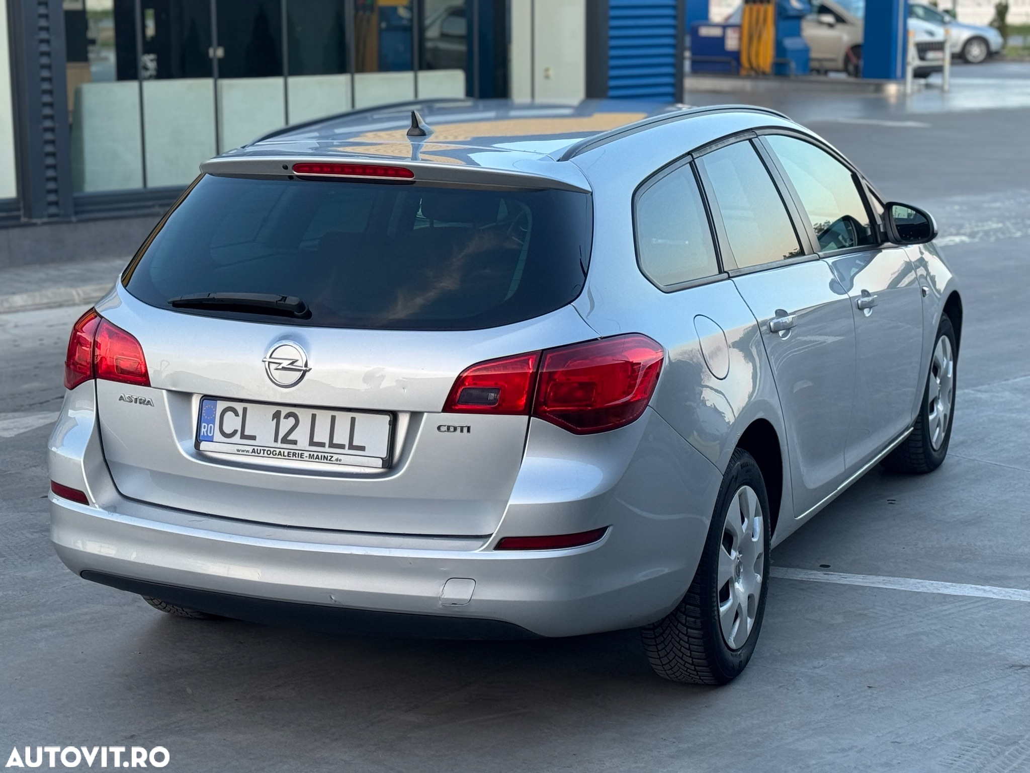Opel Astra 1.7 CDTI DPF Sports Tourer Design Edition - 3