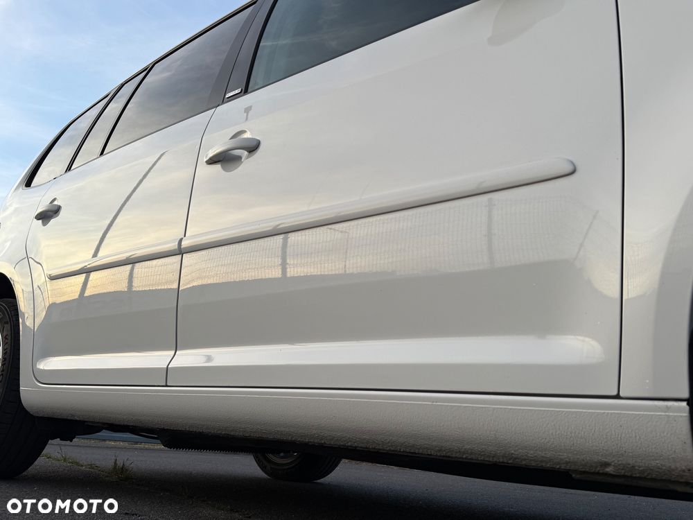 Volkswagen Touran - 40