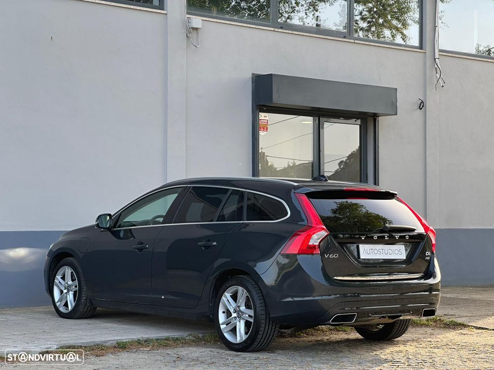 Volvo V60 2.4 D6 Summum AWD Phev - 4